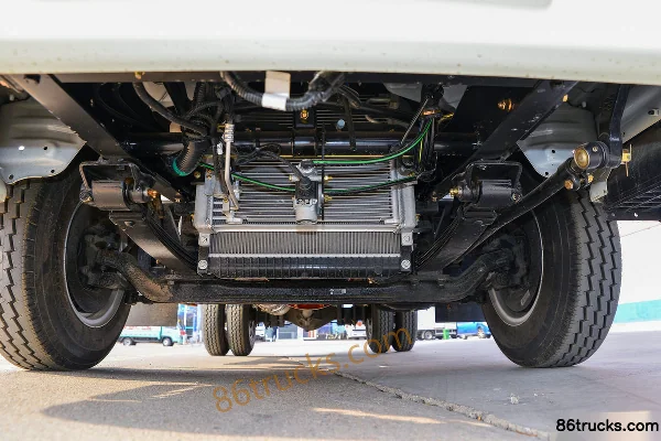 FAW Jiefang Hu VR 110 hp 4X2(6 wheels) 3.78 m semi-row van light truck (China VI) Chassis (1) | 86Trucks
