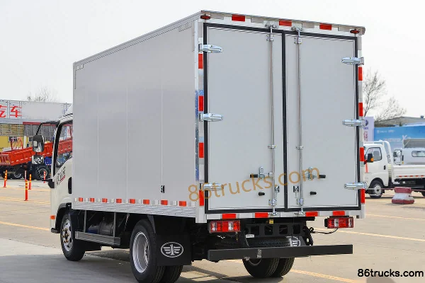 FAW Jiefang Hu VR 110 hp 4X2(6 wheels) 3.78 m semi-row van light truck (China VI) Body (3) | 86Trucks