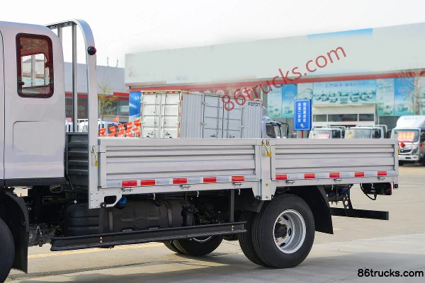 FAW Jiefang J6F Zhaocaihu 137hp 4X2(6 wheels) 3.82m Semi-row Flatbed Light Truck (6-speed Transmission) Body (1) | 86Trucks