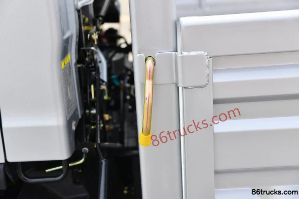 FAW Jiefang J6F Lucky Tiger 150hp 4X2(6 wheels) 4.2m single-row flatbed light truck Body (3) | 86Trucks