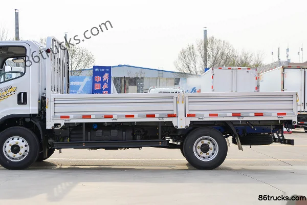 FAW Jiefang J6F Lucky Tiger 150hp 4X2(6 wheels) 4.2m single-row flatbed light truck Body (2) | 86Trucks