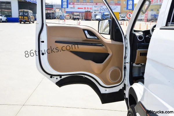 Lanqing Auto Ling R 1.6L 122 ch 4X2(6 roues) essence camion plateau micro benne double rangée 3,05 m Cabine (2) | 86Trucks