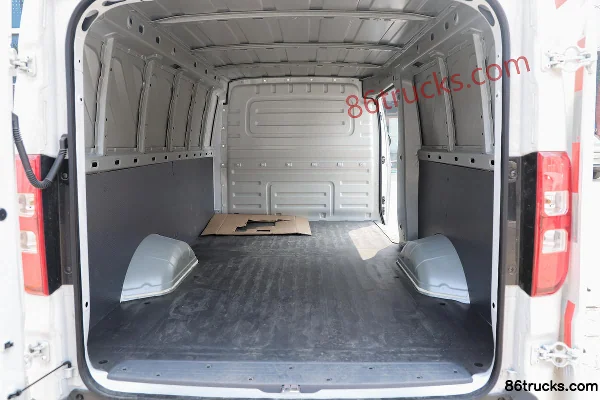 Wuling Yangguang Practical Type 2024 Model 2.9T 2-seat 4.985m pure electric closed van 41.9kWh Cargo Box (3) | 86Trucks