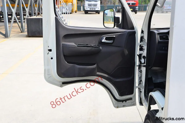 Foton Xiangling M1 1.6L 122hp Gasoline 4X2(6 wheels) 3.12m Refrigerated Truck Cab (2) | 86Trucks