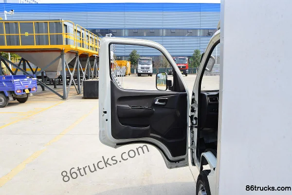 Foton Xiangling M1 1.6L 122hp Gasoline 4X2(6 wheels) 3.12m Refrigerated Truck Cab (1) | 86Trucks