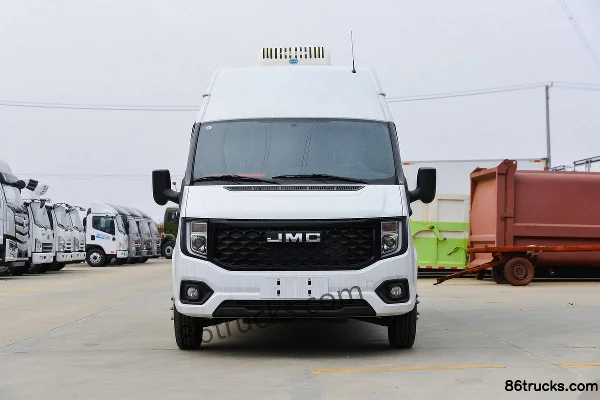 JMC Fushun 145 ch 4X2(6 roues) 5,998 m long empattement long toit surélevé camion frigorifique (marque Chengliwei) Extérieur (2) | 86Trucks
