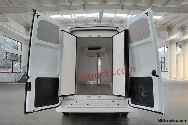 JMC Fushun 145 ch 4X2(6 roues) 5,998 m long empattement long toit surélevé camion frigorifique (marque Chengliwei) Carrosserie (1) | 86Truck