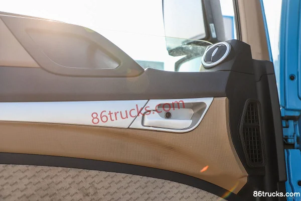 Sinotruk HOWO TX camion lourd 25T 6X4(10 roues) tracteur routier électrique à batterie interchangeable 282 kWh Cabine (3) | 86Trucks