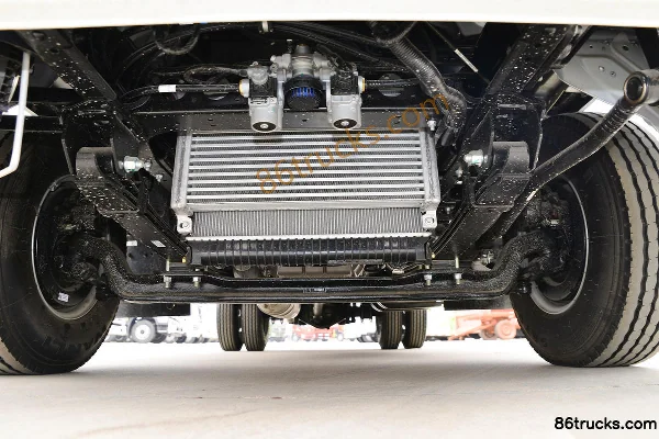 JAC Junling V5 150ch 4X2(6 roues) 4,03m camion frigorifique Châssis (1) | 86Trucks