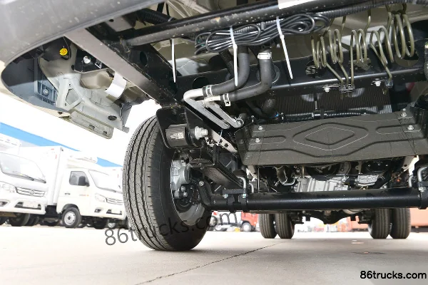 Foton Xiangling M1 1.6L 122 hp Gasoline 4X2(6 wheels) 3.12m Refrigerated Truck (Chengli Brand) Chassis (2) | 86Trucks