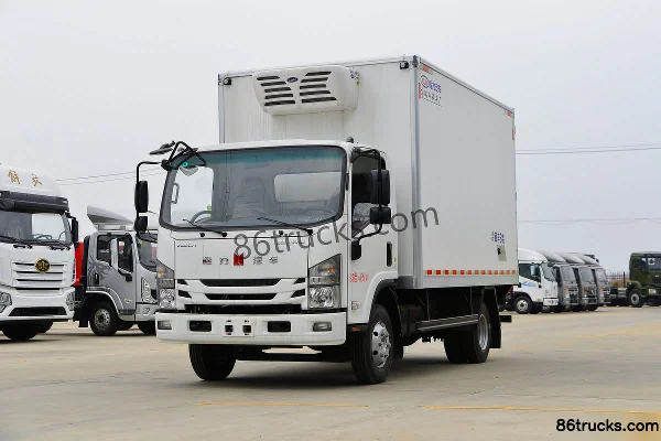 Isuzu Qingling Lingka 150 ch 4X2(6 roues) camion frigorifique 4,05 m (marque Chengliwei) Extérieur (3) | 86Trucks