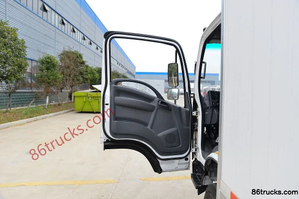 Isuzu Qingling Lingka 150 ch 4X2(6 roues) camion frigorifique 4,05 m (marque Chengliwei) Cabine (1) | 86Trucks