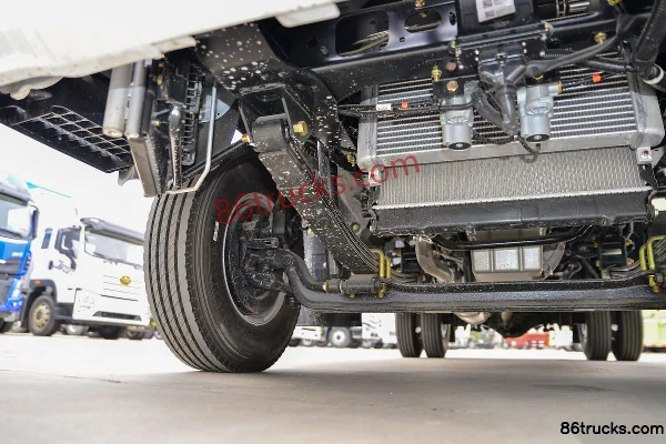 Isuzu Qingling Lingka 150 ch 4X2(6 roues) camion frigorifique 4,05 m (marque Chengliwei) Châssis (2) | 86Trucks