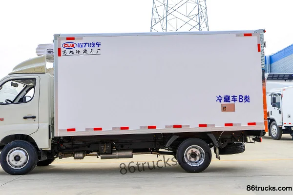 Foton Xiangling M2 1.6L 122 hp gasoline 4X2(6 wheels) 3.5 m refrigerated truck (Chengli brand) Body (2) | 86Trucks
