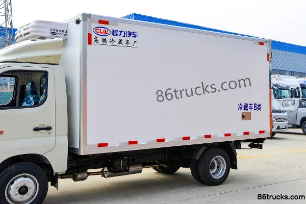Foton Xiangling M2 1.6L 122 hp gasoline 4X2(6 wheels) 3.5 m refrigerated truck (Chengli brand) Body (1) | 86Trucks