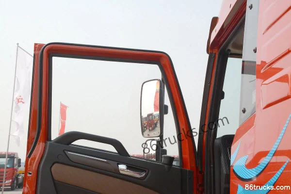 FAW Jiefang Qingdao Long V2.0 190hp 4X2(6 wheels) Tractor Truck (1092 Rear Axle) Cab (3) | 86Trucks