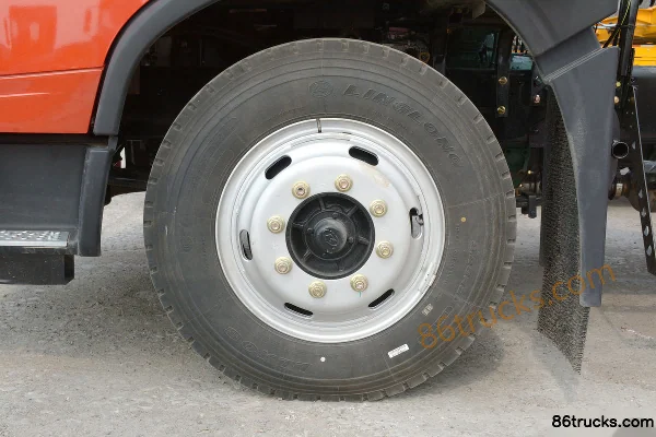FAW Jiefang Qingdao Long V2.0 190hp 4X2(6 wheels) Tractor Truck (1092 Rear Axle) Chassis (2) | 86Trucks