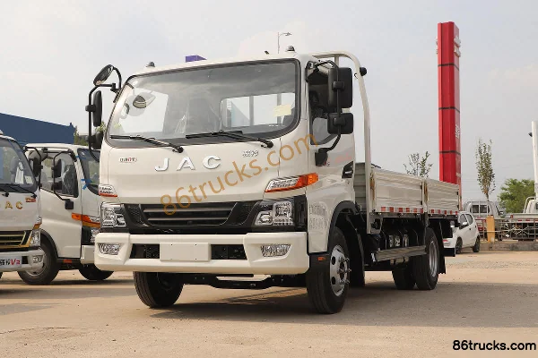 JAC Junling V6 150 ch 4X2(6 roues) 4,18 m Camion léger à plateau ridelles simple cabine Extérieur (3) | 86Trucks