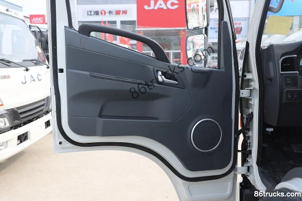JAC Junling V6 150 ch 4X2(6 roues) 4,18 m Camion léger à plateau ridelles simple cabine (2) | 86Trucks