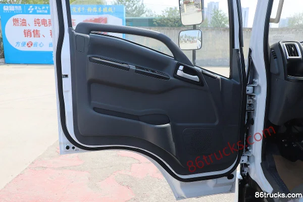 Lanqing Light Truck Houlang Z1 140hp 4X2(6 wheels) 4.18m Single Row Flatbed Light Truck Cab (2) | 86Trucks