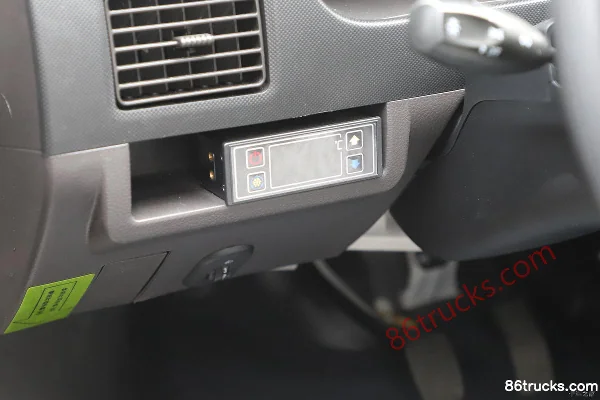 Wuling Auto Xuebao 4.5T 2.17m refrigerated truck 4X2(6 wheels) Cab (2) | 86Trucks