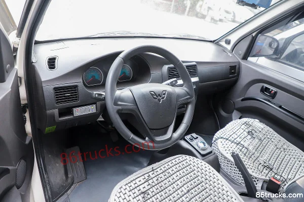 Wuling Auto Xuebao 4.5T 2.17m refrigerated truck 4X2(6 wheels) Cab (1) | 86Trucks