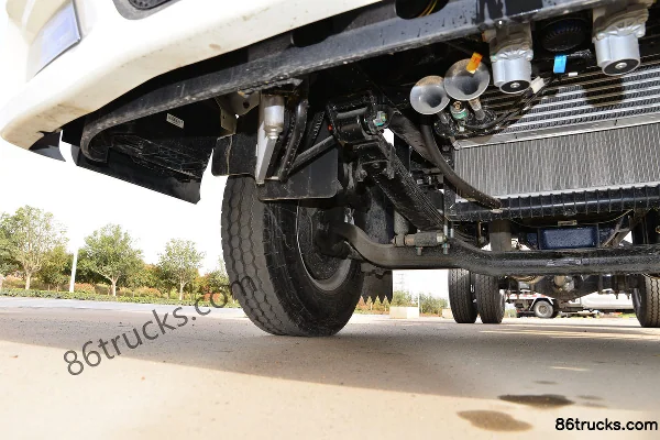 Sinotruk HOWO Tongshuai 160 hp 4X2(6 wheels) 4.15m AMT automatic single-row van light truck Chassis (2) | 86Trucks