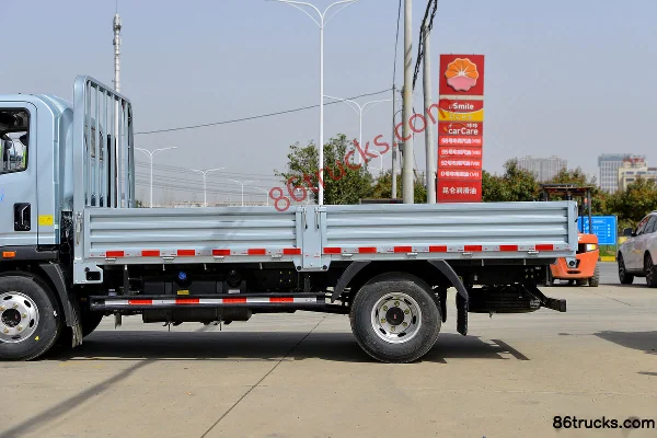 Sinotruk HOWO Tongshuai 145hp 4X2(6 wheels) 4.15m Single Row Flatbed Light Truck (Fast Gear 8-speed) Body (2) | 86Trucks