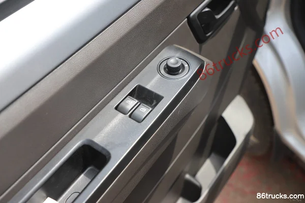 Wuling Rongguang New Card Extended Basic 1.5L 102hp 4X2(6 wheels) Gasoline 2.6m Double Row Flatbed Mini Truck (China VI) Cab (3) | 86Trucks