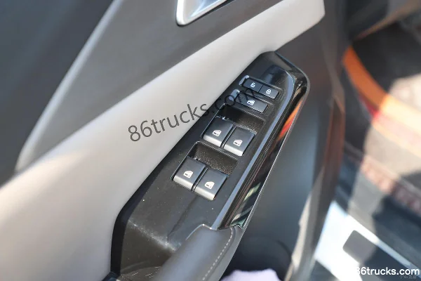 Changan Hunter 2024 Model Knight Edition Flagship Hybrid 4WD Dual Motor Standard Box Double Row Pickup Cab (3) | 86Trucks