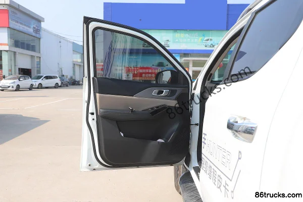 Changan Hunter 2024 Model Knight Edition Flagship Hybrid 4WD Dual Motor Standard Box Double Row Pickup Cab (1) | 86Trucks