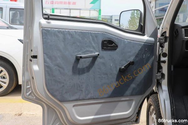 Wuling Zhiguang Utility 7-Seat 102hp 1.5L Van Cab (2) | 86Trucks
