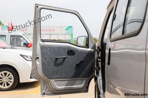 Wuling Zhiguang Utility 7-Seat 102hp 1.5L Van Cab (1) | 86Trucks