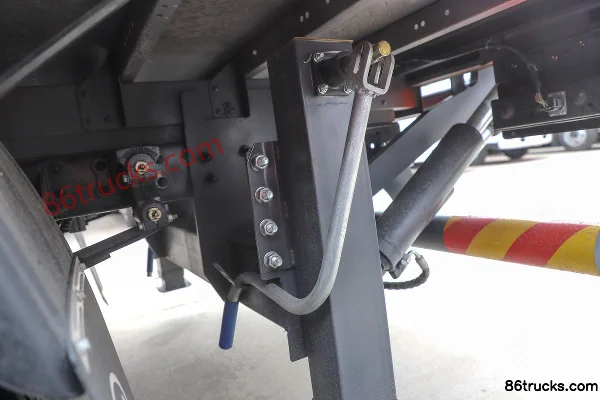 Foton Jiefang Youth Invincible High-End Edition 146 hp 4X2(6 wheels) 4.14m single-row van light truck Body (2) | 86Trucks