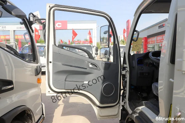 JAC Junling V6 155 hp 4X2(6 wheels) 4.18 m single row stake truck Cab (1) | 86Trucks