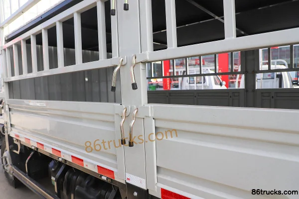 JAC Junling V6 155 hp 4X2(6 wheels) 4.18 m single row stake truck Body (2) | 86Trucks