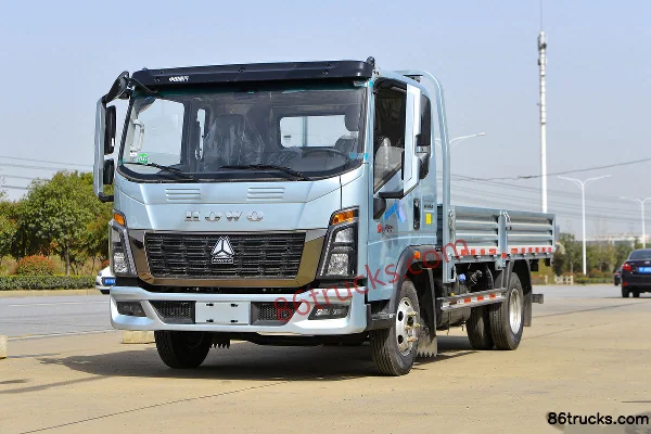 Sinotruk HOWO Tongshuai 170hp 4X2(6 wheels) 3.85m single-row flatbed light truck Exterior (3) | 86Trucks