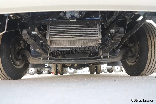 JAC Junling V6 137hp 4X2(6 wheels) 4.15m Single Row Box Light Truck (China VI) Chassis (1) | 86Trucks