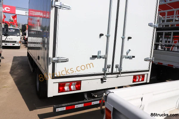 JAC Junling V6 137hp 4X2(6 wheels) 4.15m Single Row Box Light Truck (China VI) Body (2) | 86Trucks