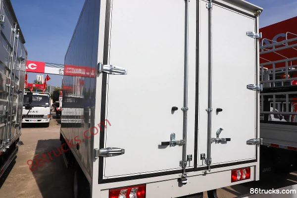 JAC Junling V6 137hp 4X2(6 wheels) 4.15m Single Row Box Light Truck (China VI) Body (1) | 86Trucks