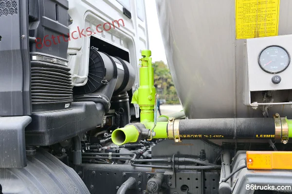 Sinotruk Sitrak C5H 350 hp 8X4(12 wheels) Low Density Powder Material Transport Truck (China VI) (Huawei Chille Brand) Body (3) | 86Trucks