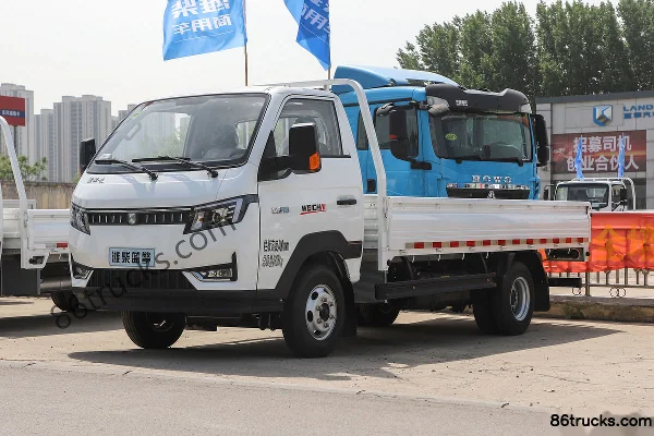 Lanqing Auto Ling R 115 hp 4X2(6 wheels) 4.03m single-row flatbed micro truck Exterior (3) | 86Trucks
