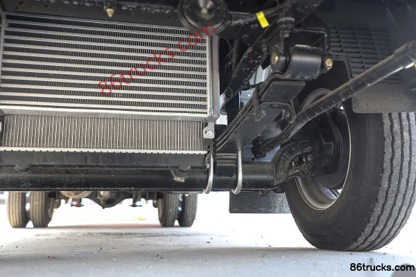 Lanqing Auto Ling R 115 hp 4X2(6 wheels) 4.03m single-row flatbed micro truck Chassis (3) | 86Trucks