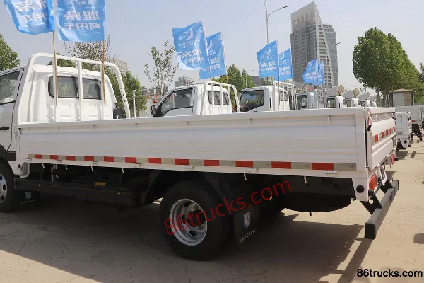 Lanqing Auto Ling R 115 hp 4X2(6 wheels) 4.03m single-row flatbed micro truck Body (2) | 86Trucks