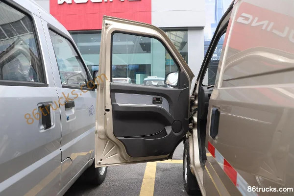 Wuling Rongguang EV Basic Type 2.4T 2-Seat 4.49m Pure Electric Closed Van (Light Beige) 41kWh Cab (1) | 86Trucks