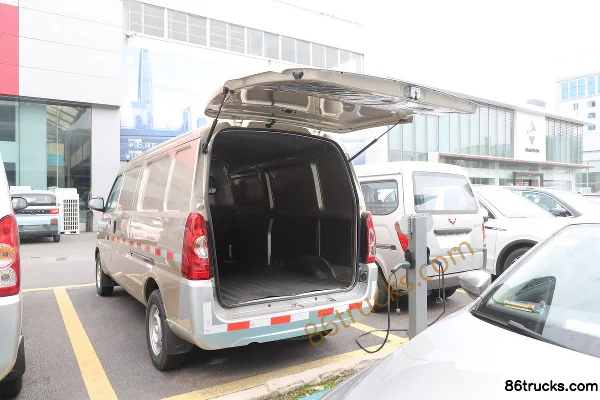Wuling Rongguang EV Basic Type 2.4T 2-Seat 4.49m Pure Electric Closed Van (Light Beige) 41kWh Body (2) | 86Trucks
