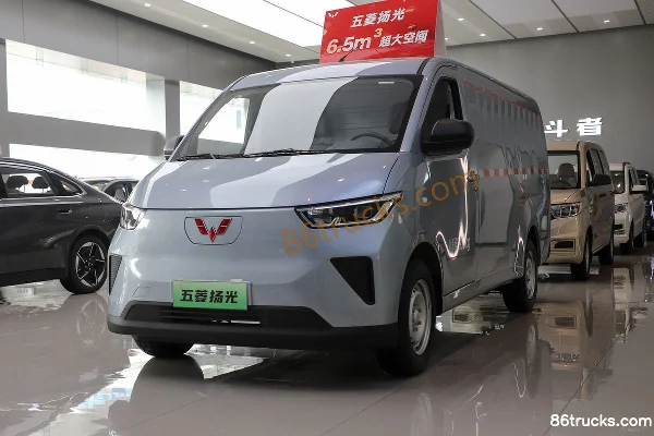 Wuling Yangguang Practical Type 2.9T 2-Seat 4.985m Electric Panel Van 31.9kWh Exterior (3) | 86Trucks