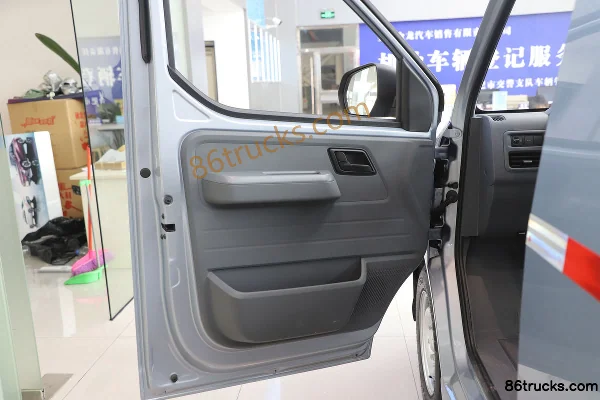 Wuling Yangguang Practical Type 2.9T 2-Seat 4.985m Electric Panel Van 31.9kWh Cab (2) | 86Trucks