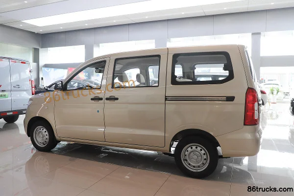 Wuling Hongguang V 2022 Jinqu Edition 99hp 1.5L Gasoline 5-Seat Van (China VI) Exterior (3) | 86Trucks