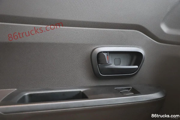 Wuling Hongguang V 2022 Jinqu Edition 99hp 1.5L Gasoline 5-Seat Van (China VI) Cab (3) | 86Trucks